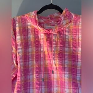 CJ Banks plaid seersucker mock neck pullover size X. Pink, peach, and white.